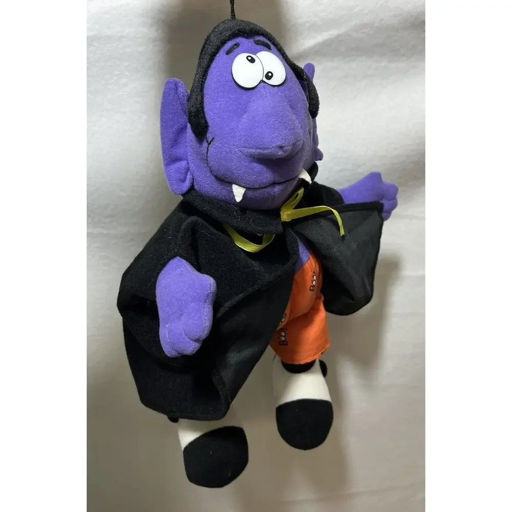 Gibson Under Scares Plush Dracula‎ 12